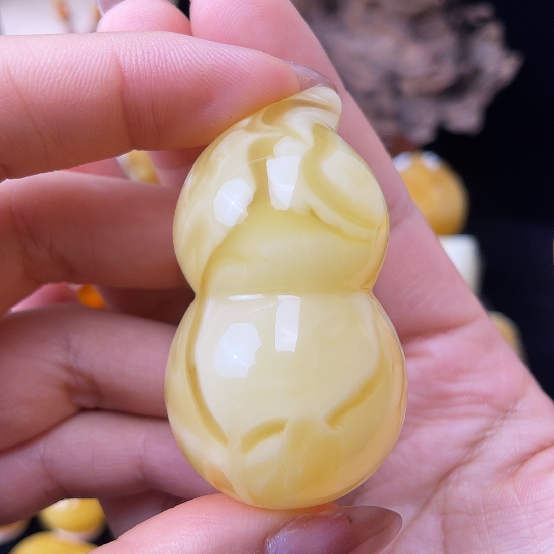 琥珀未镶嵌珠宝奇石