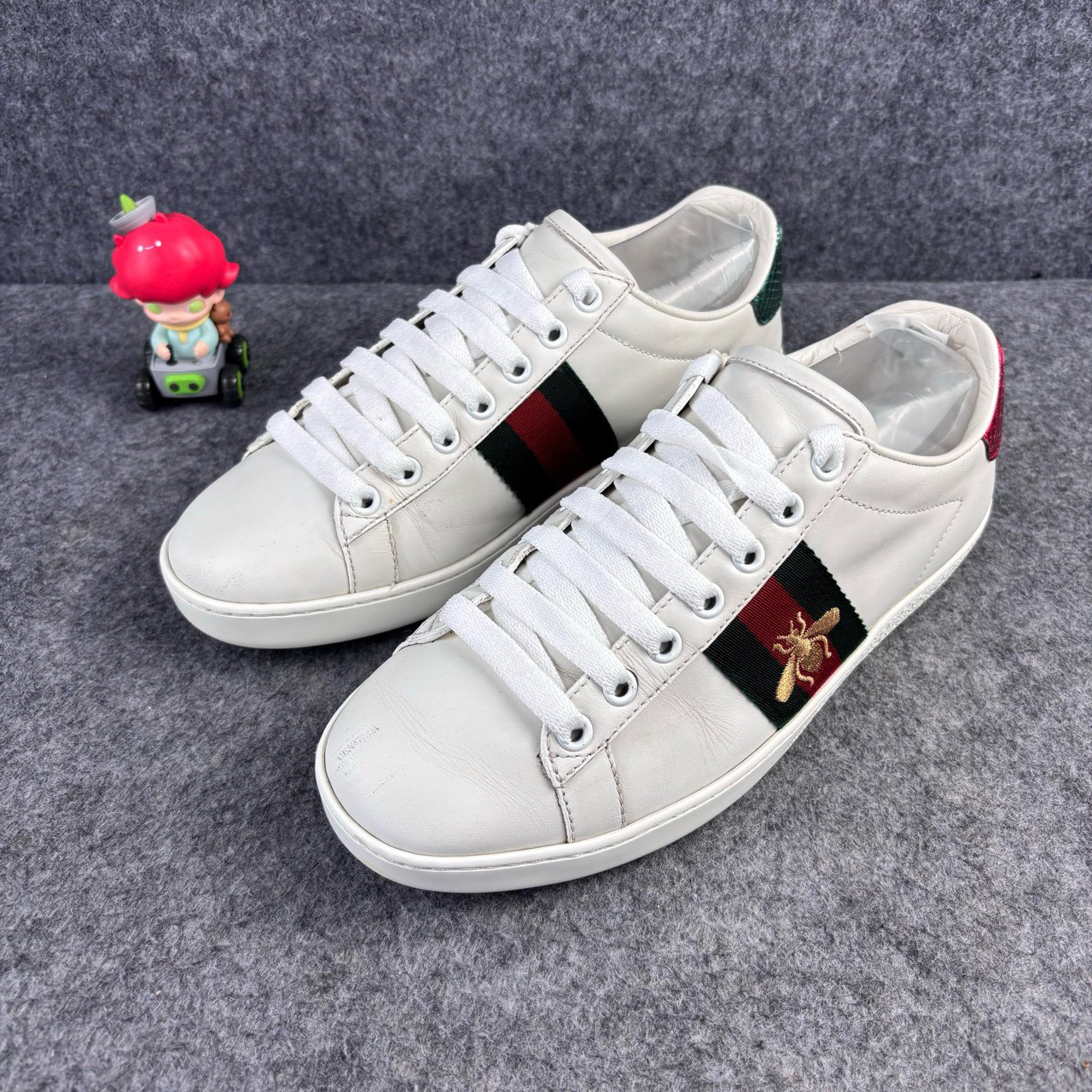 95新 GUCCI/古驰 小蜜蜂刺绣小白鞋 36码 品相不错 YLP1540