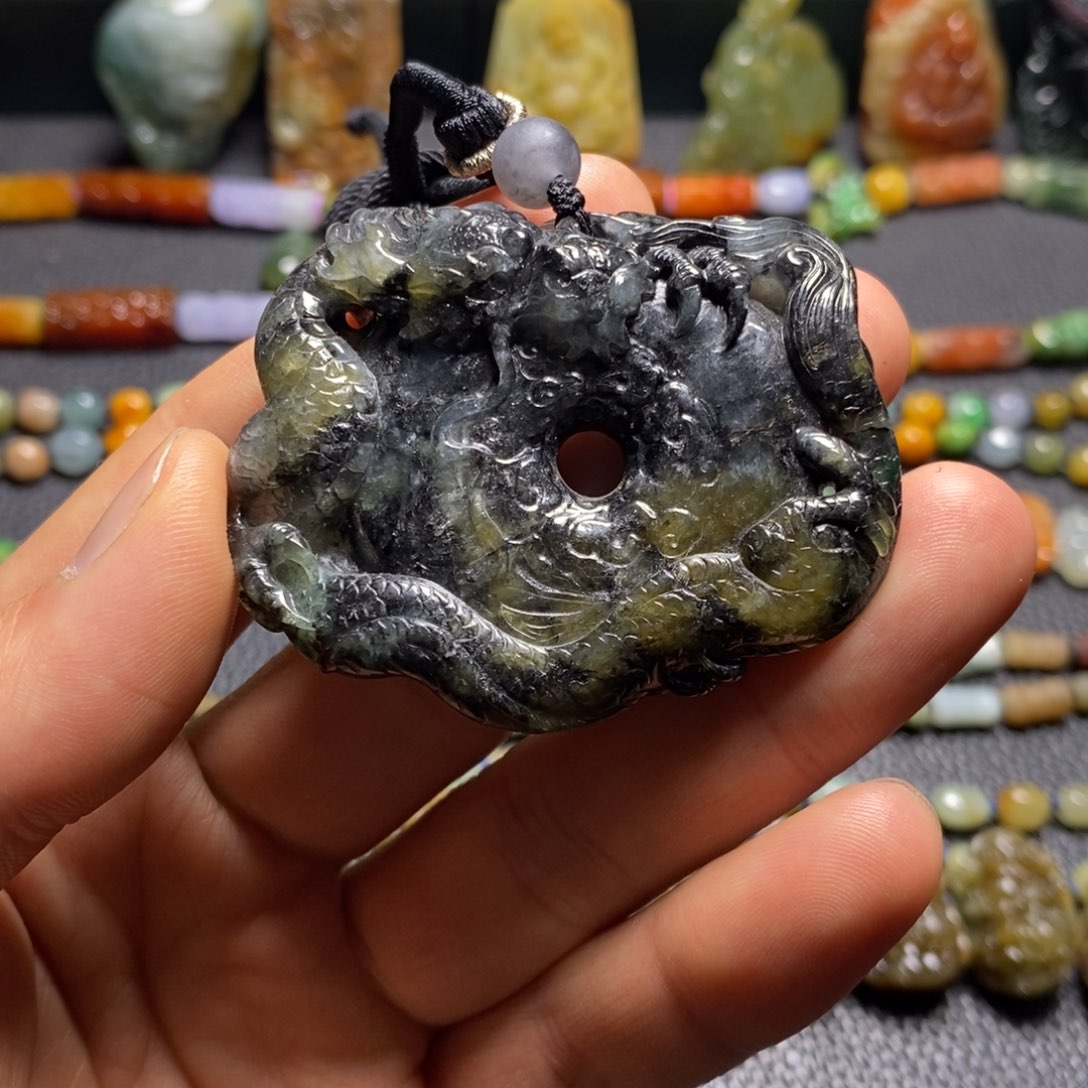 翡翠颈饰未镶嵌?***中