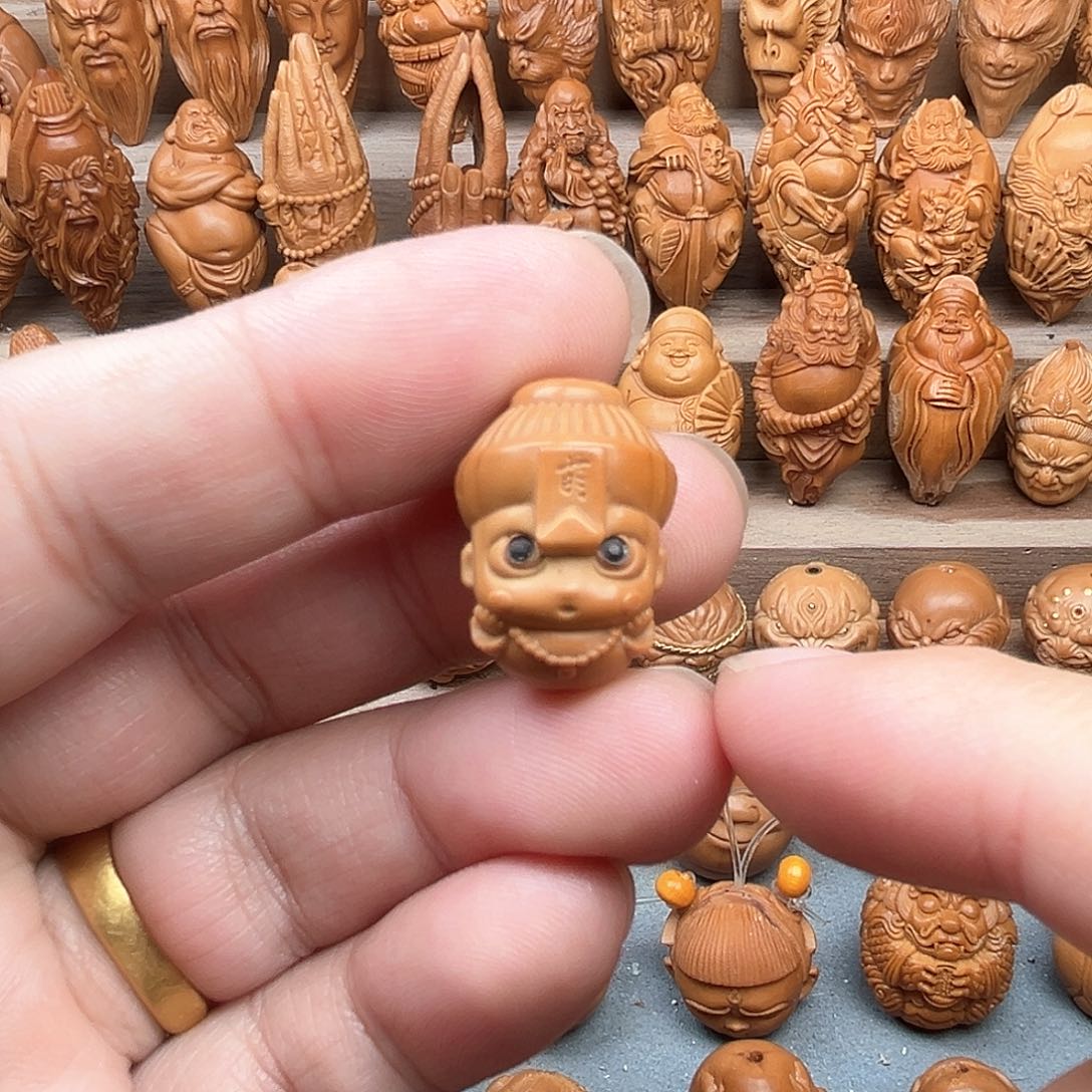 橄榄核吊坠16僵小鱼