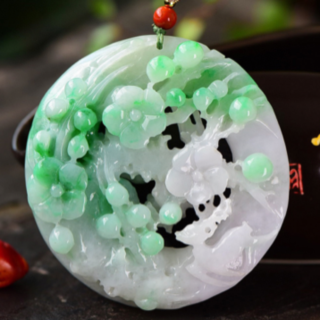 天然缅甸翡翠圆牌一鹿有你雕刻 镯心料飘阳绿