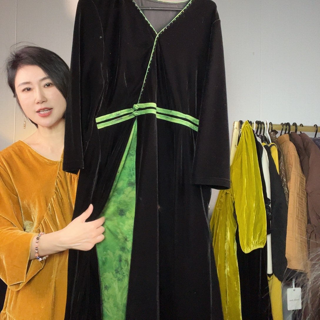 2叉孤品了京京咯哦哦