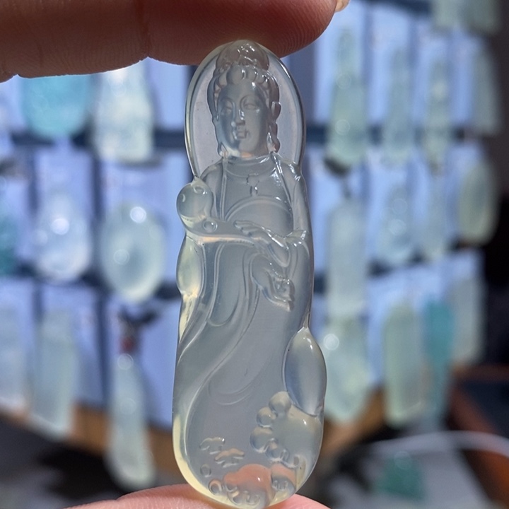 岫玉未镶嵌颈饰吊坠