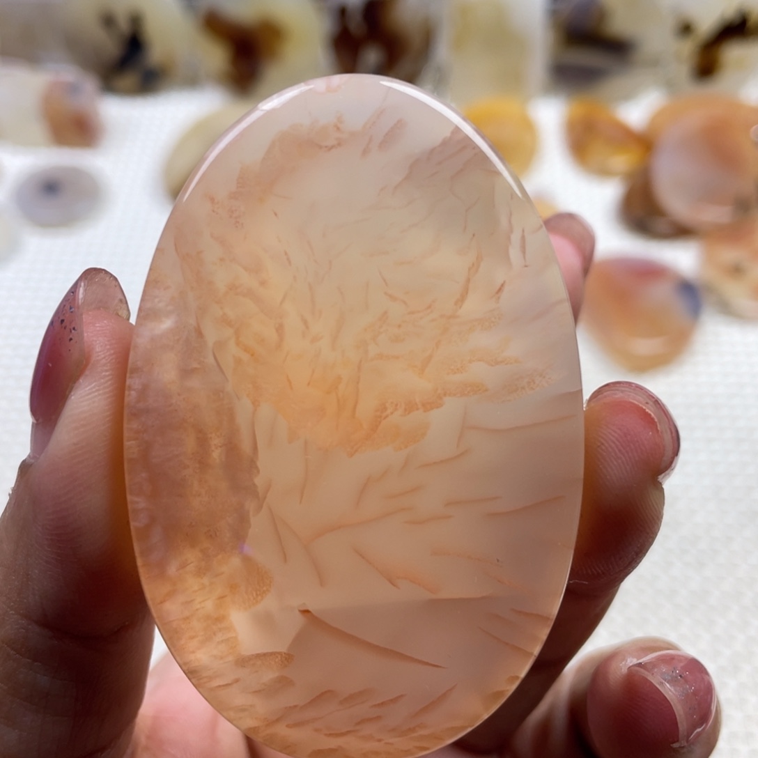 刘***姐玛瑙/玉髓未镶嵌颈饰