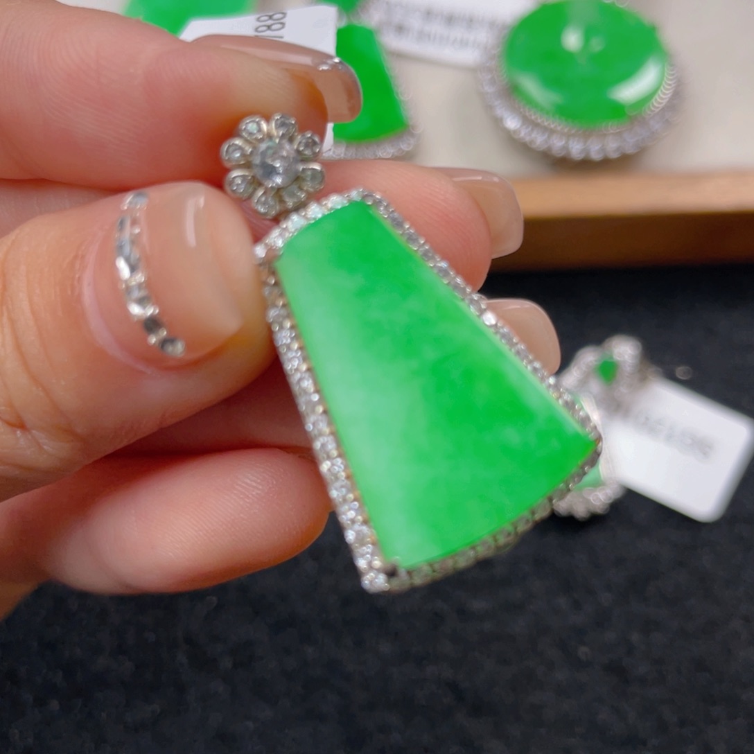 翡翠颈饰银S925镶嵌h h h j j