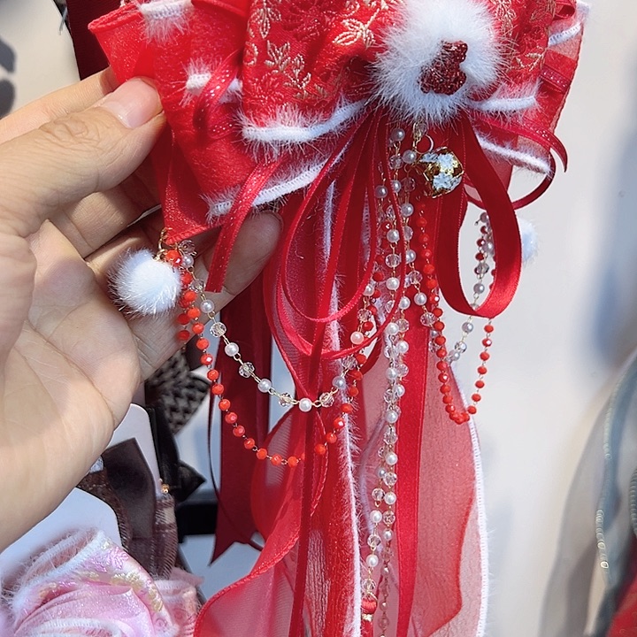 毛边刺绣红色5码，5.5水晶纱拷边25码，爱莎拷边红色25码