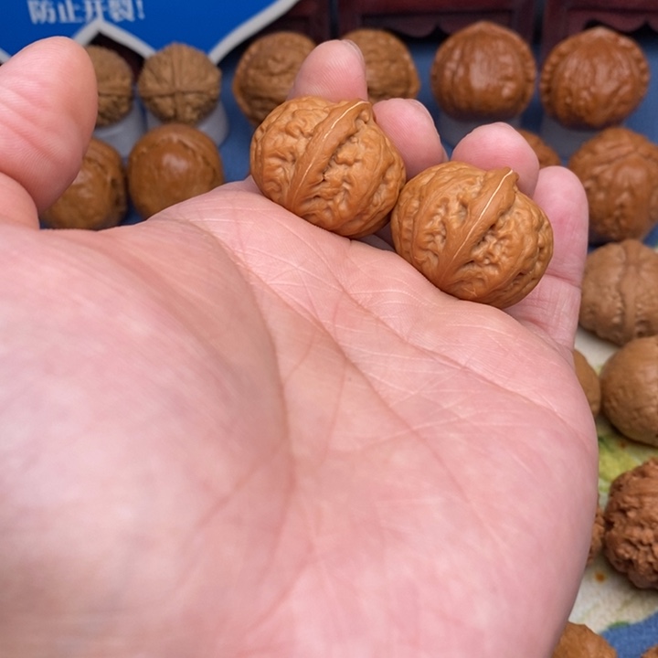 文玩核桃把件玉石方尊