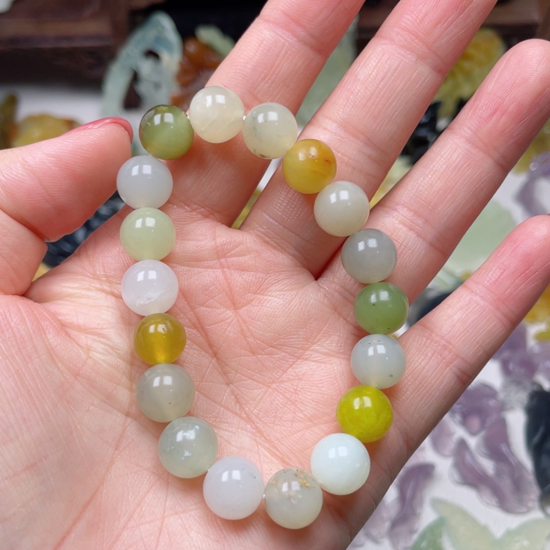 蛇纹石玉颈饰未镶嵌