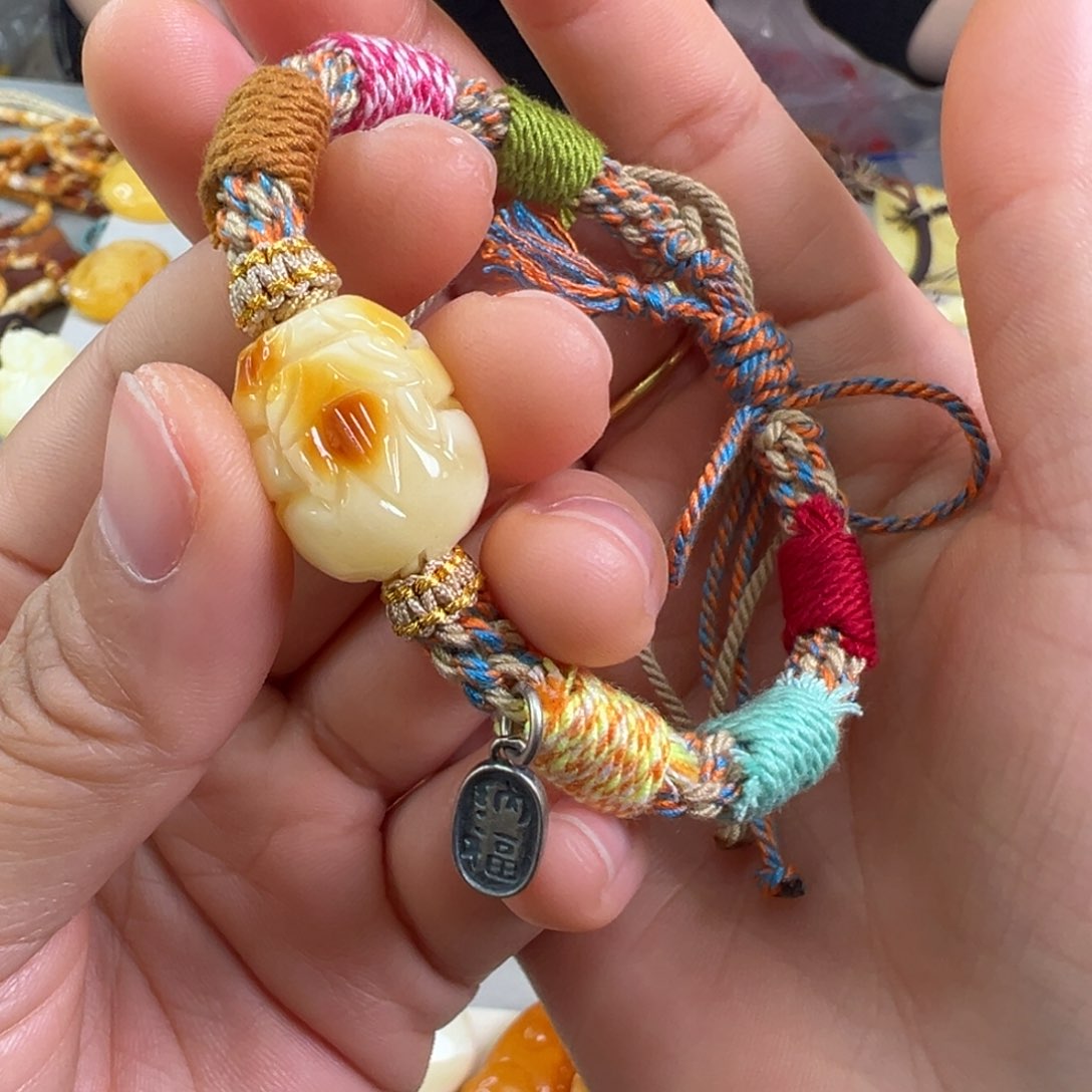 蜜蜡裸石未镶嵌蜜蜡