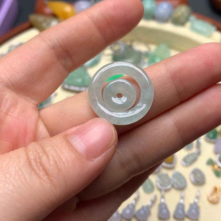 翡翠颈饰未镶嵌翡翠子母扣