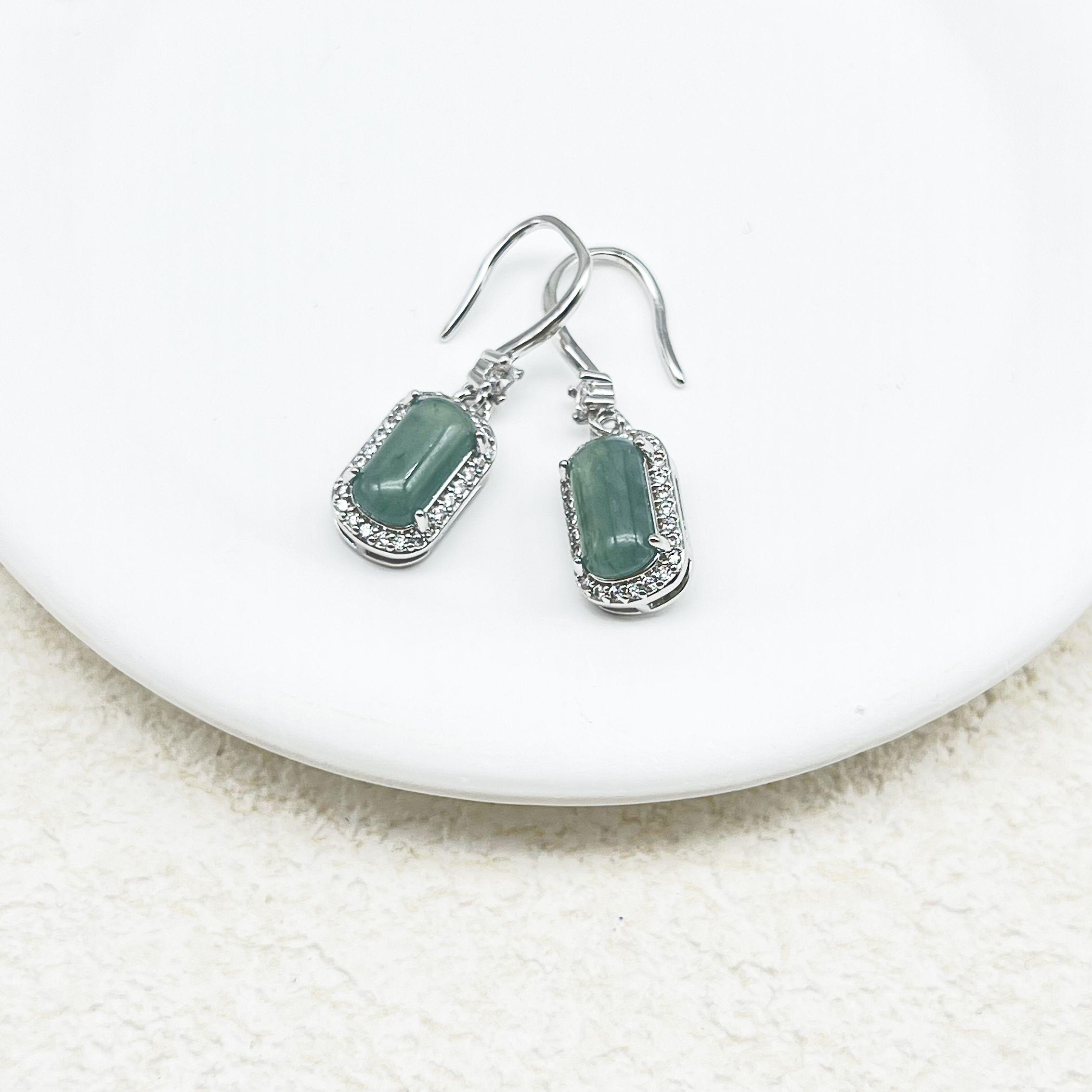 天然翡翠时尚轻奢耳饰（尺寸10×6×6mm）～AXW5002-A