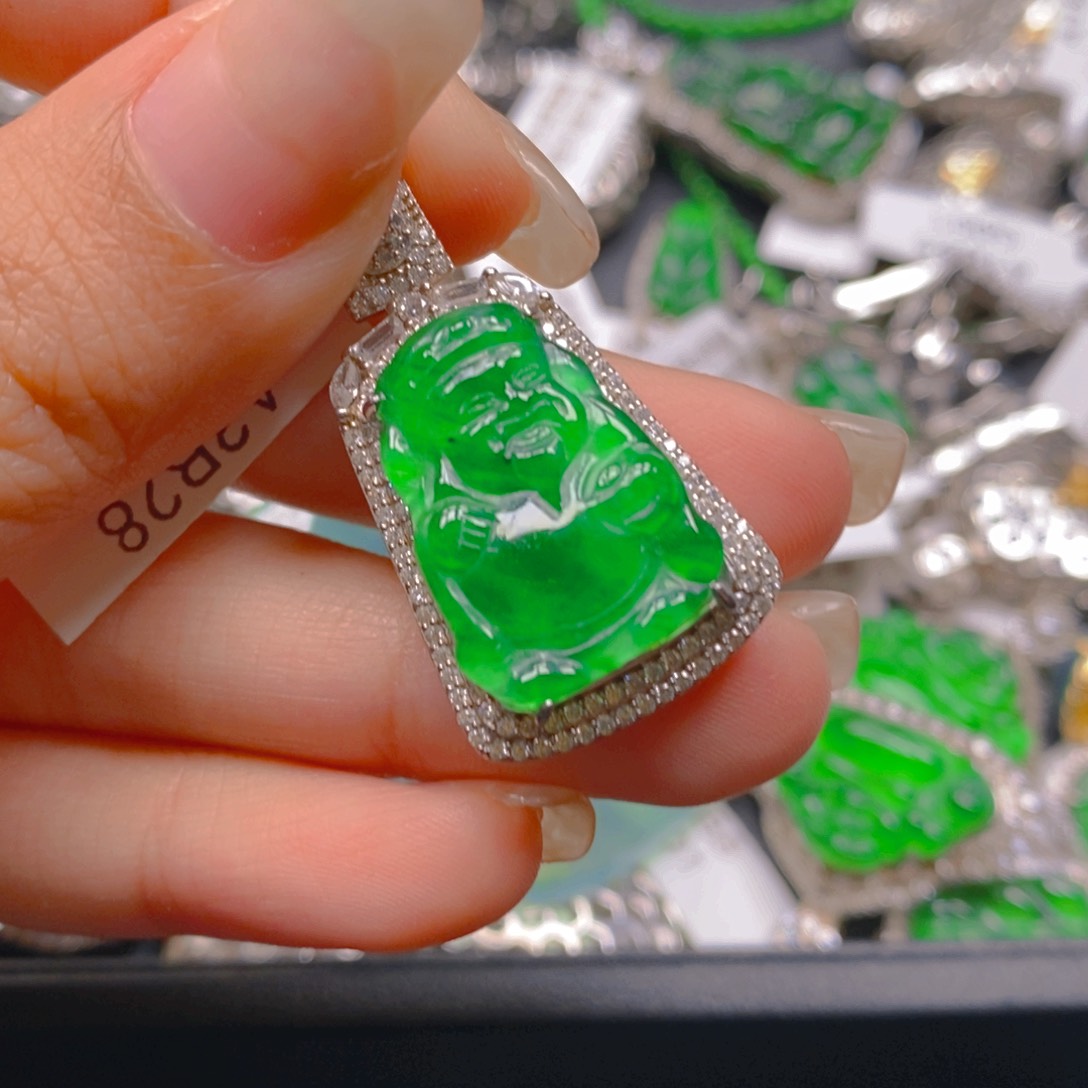 翡翠颈饰银S925镶嵌88888888