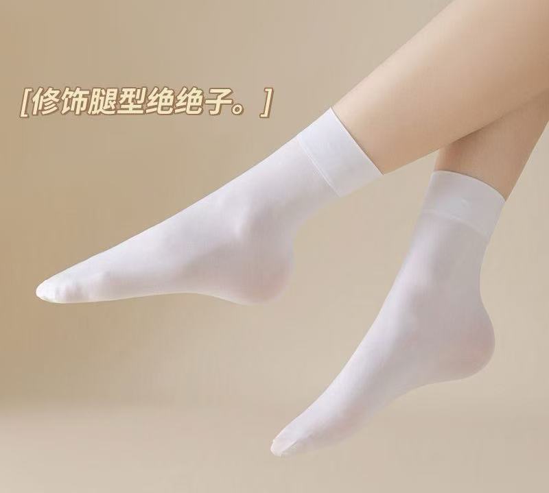 “木木专属”透气短款中筒女袜