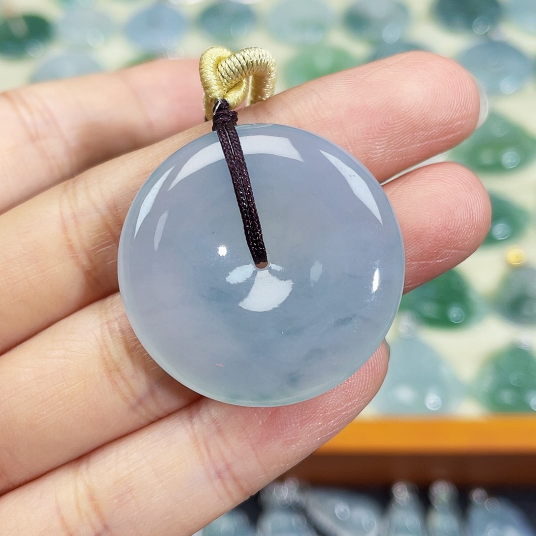 翡翠颈饰未镶嵌吊坠
