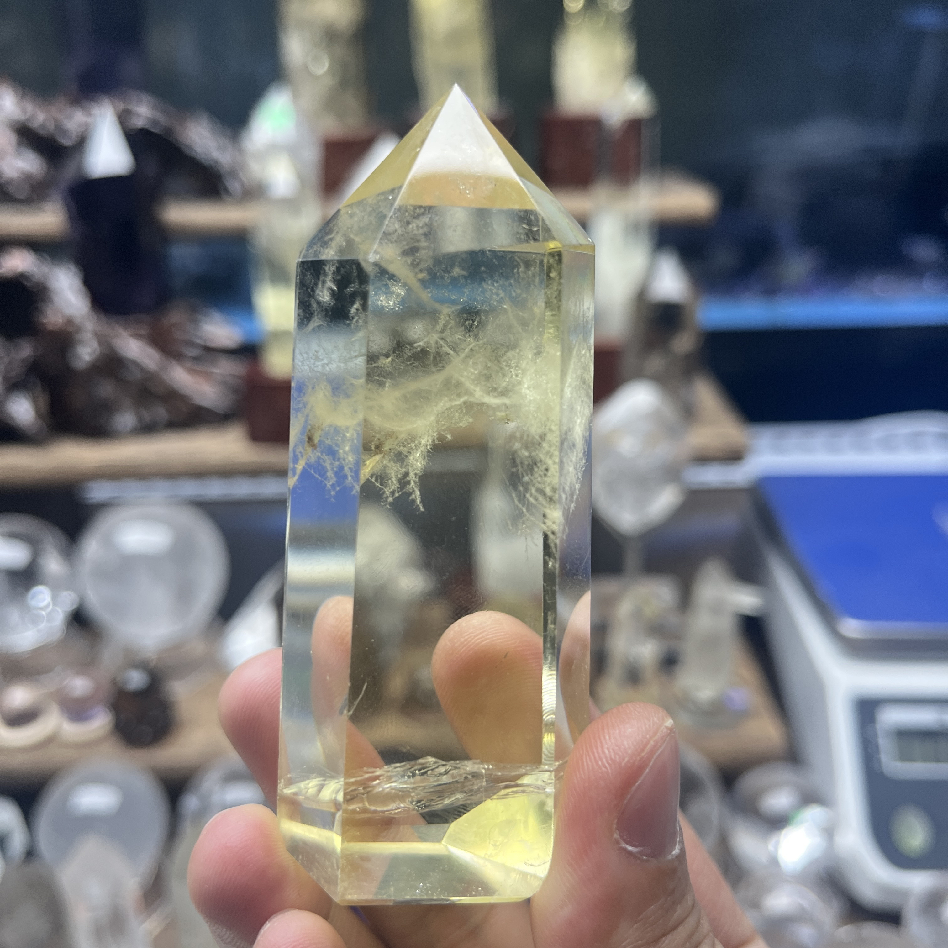 天然黄水晶单尖六棱能量柱