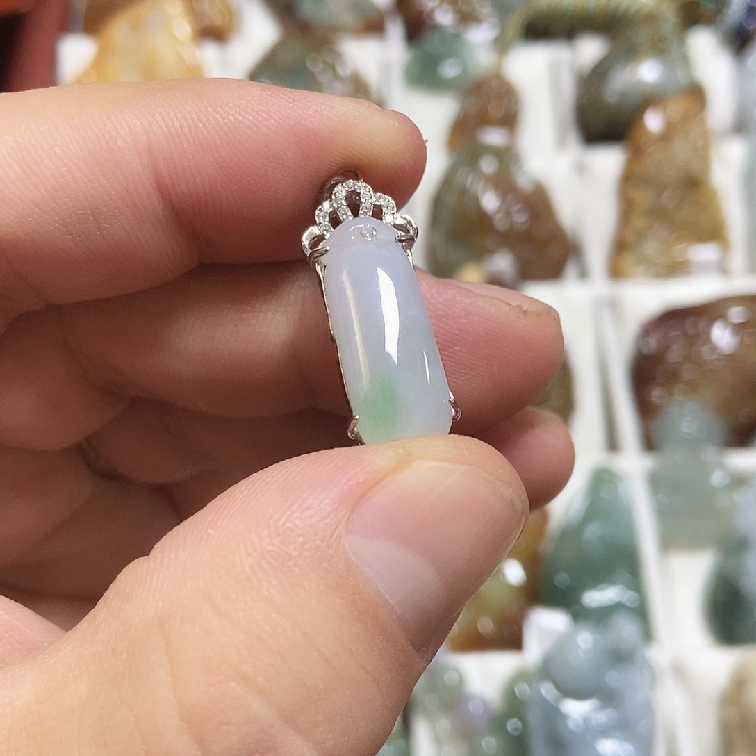 翡翠未镶嵌颈饰翡翠挂件