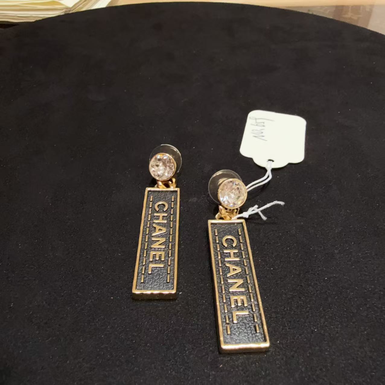 99新 Chanel/香奈儿 659 -23S 黑色长方形字母牌logo水钻吊坠耳钉