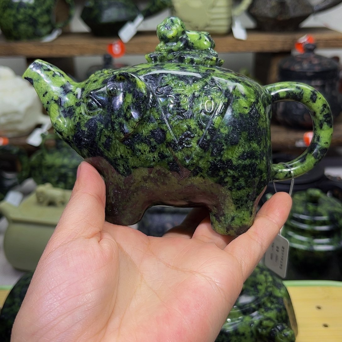 石材藏玉药王石大象壶