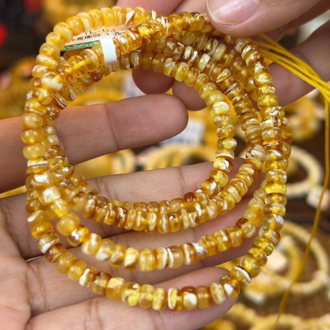 琥珀裸石未镶嵌kjgbhhjhhjjm