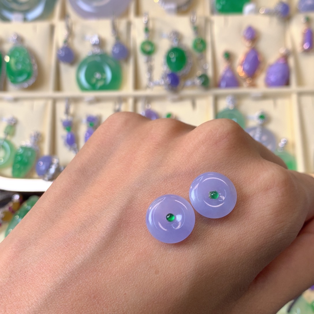 翡翠颈饰未镶嵌裸石