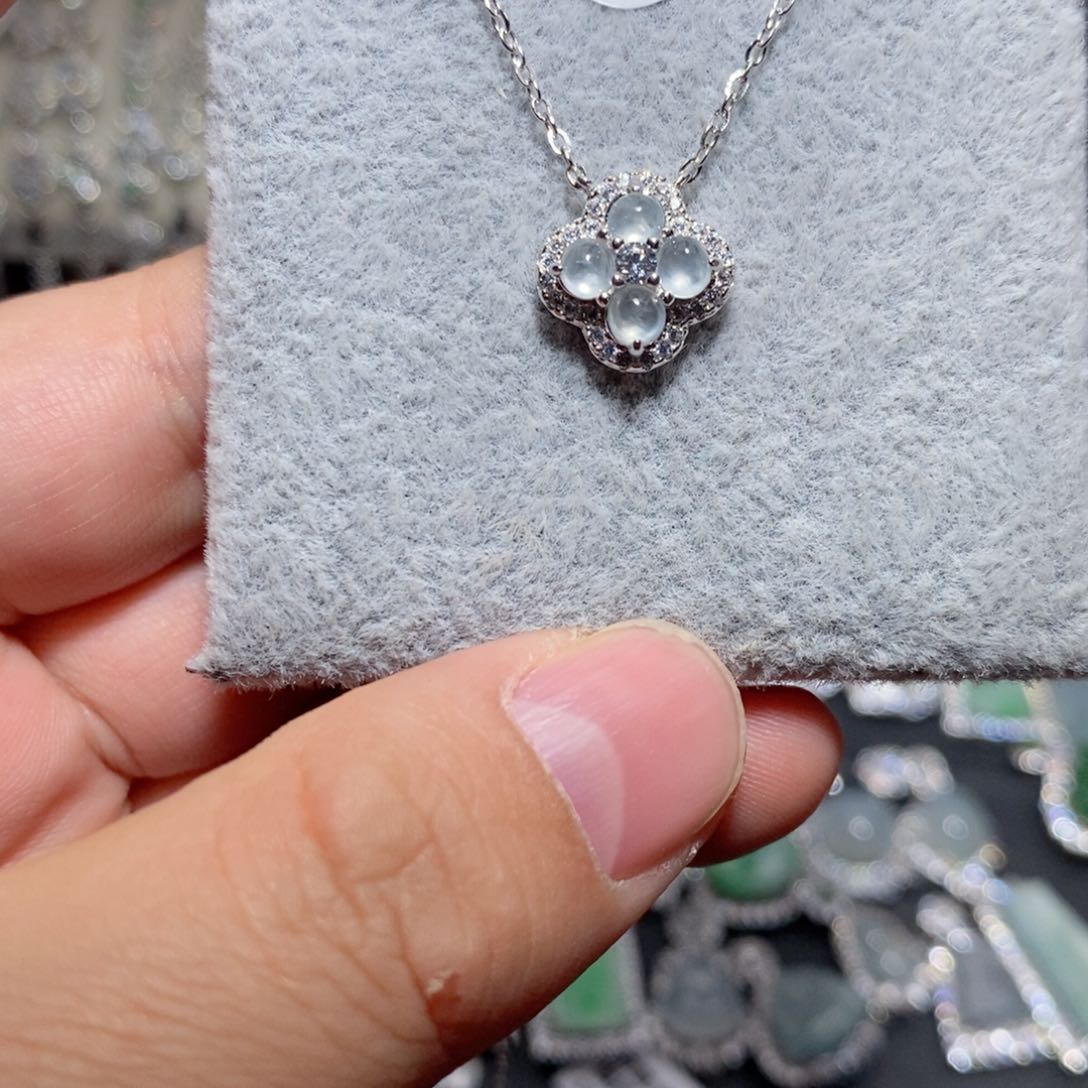 翡翠颈饰银S925镶嵌m k k