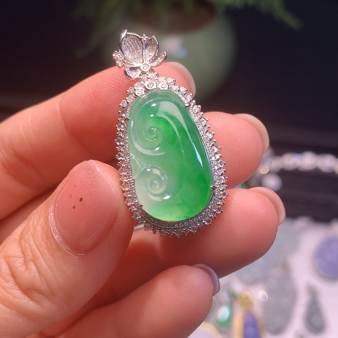 翡翠18K金镶嵌吊坠(不含链)