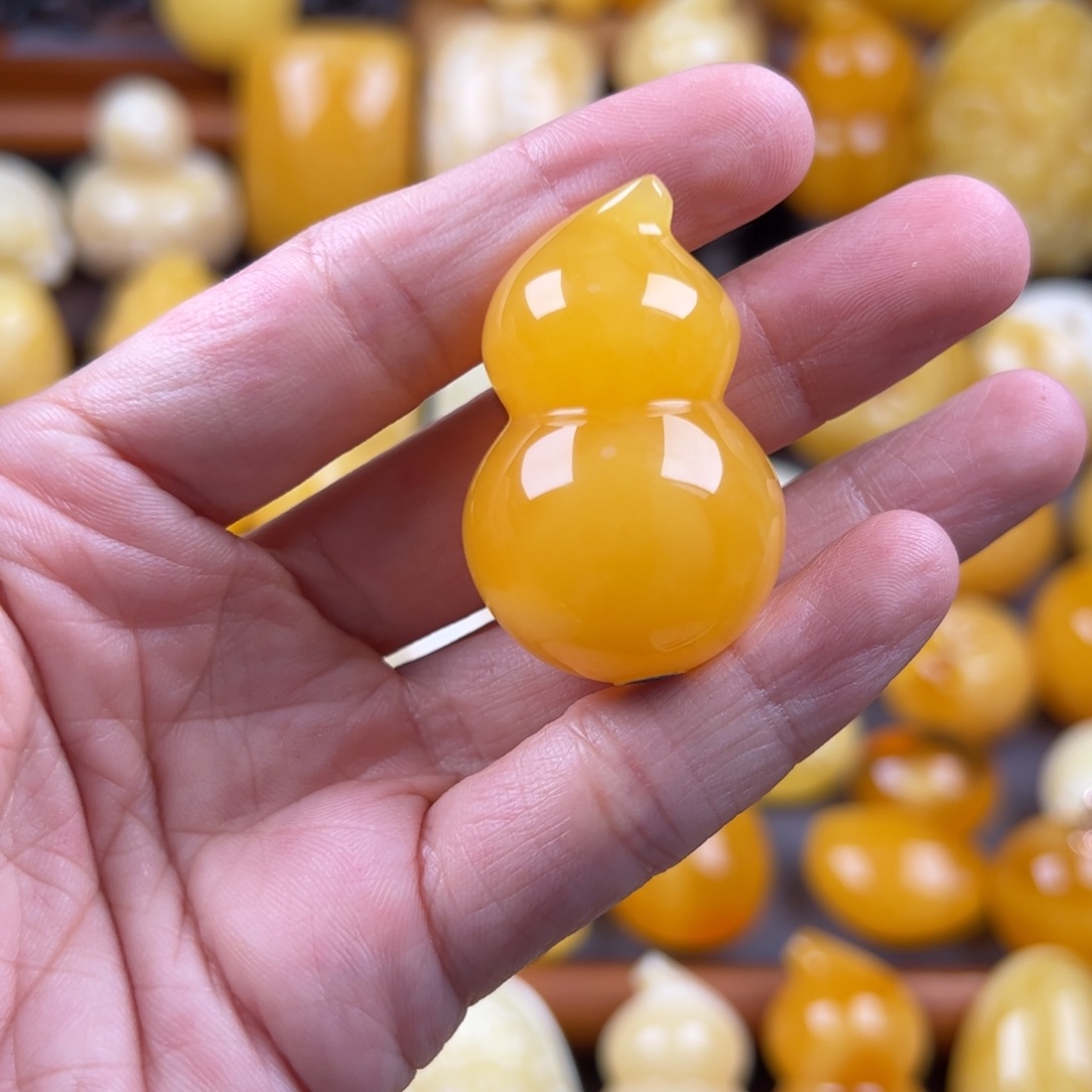 世***达未镶嵌颈饰琥珀纯天然琥珀蜜蜡无优化