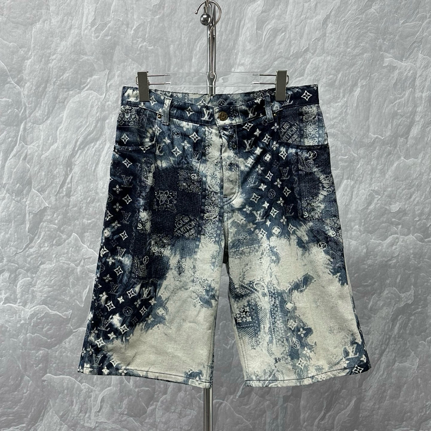 未使用 LouisVuitton/路易威登 腰果花牛仔短裤 31码 D16253