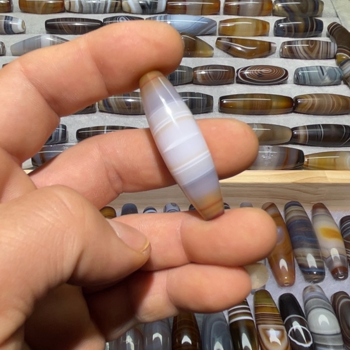 柒***月玛瑙/玉髓未镶嵌颈饰