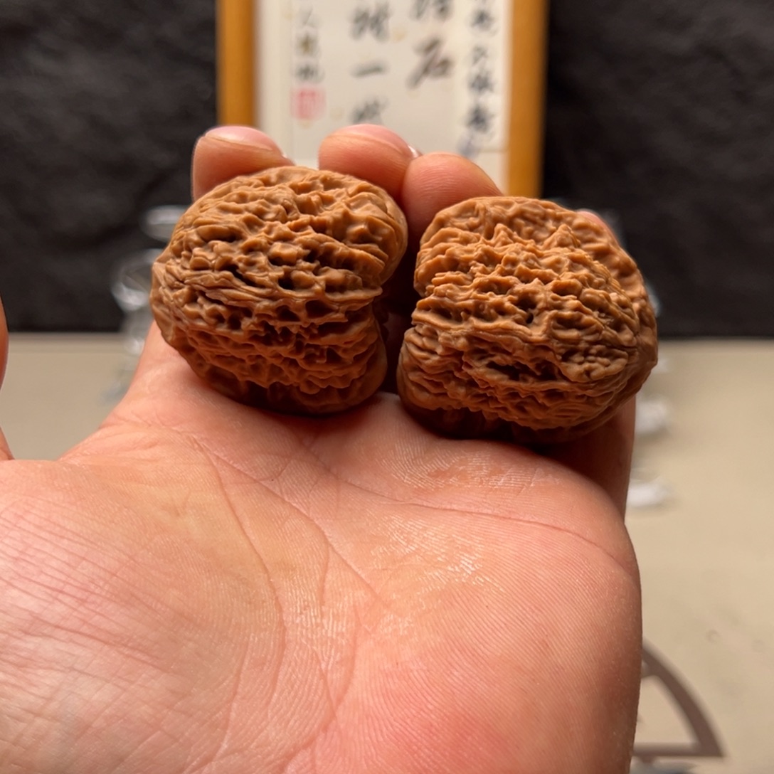 咸***、把件文玩核桃南疆41黄线