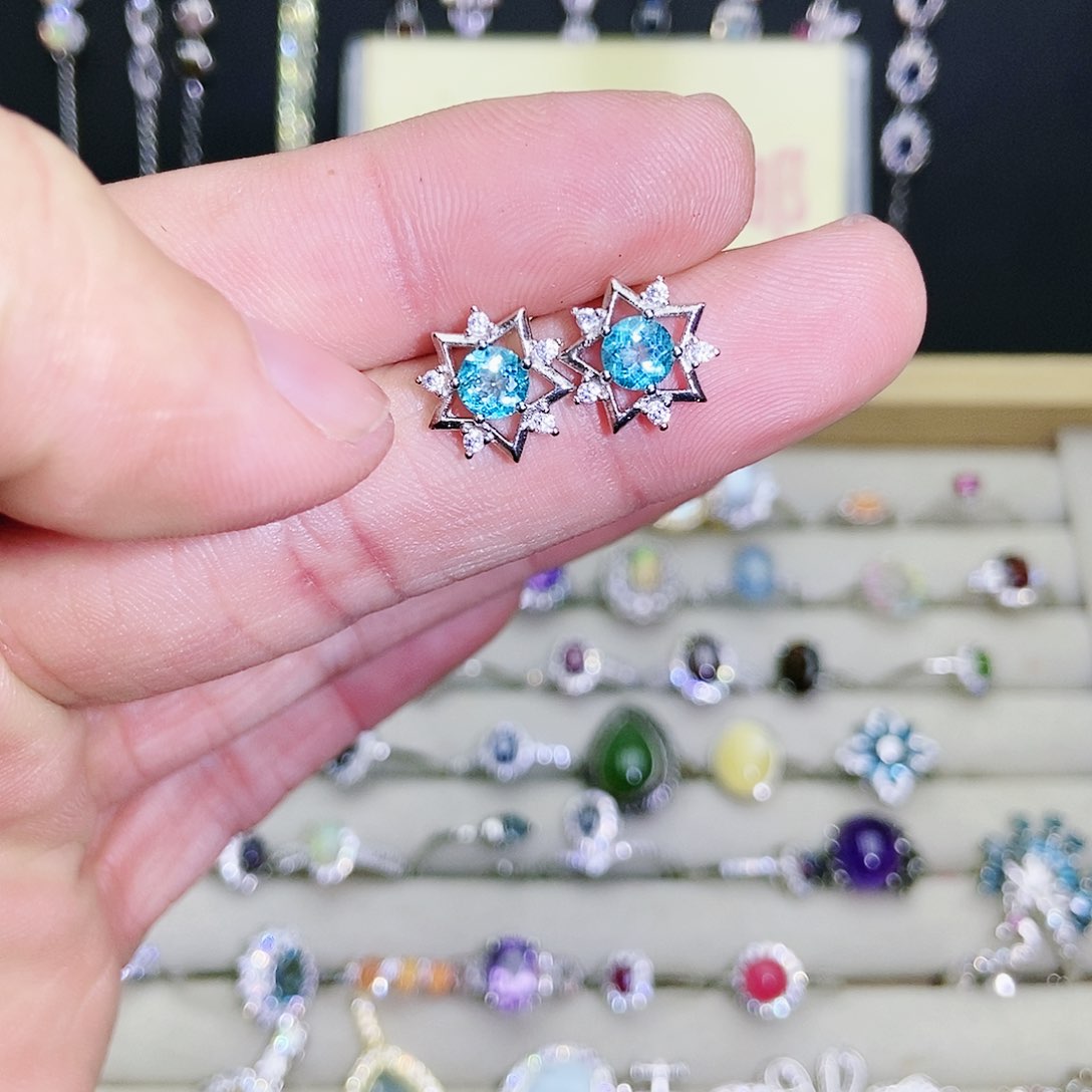 【闪购商品】未镶嵌托帕石耳饰