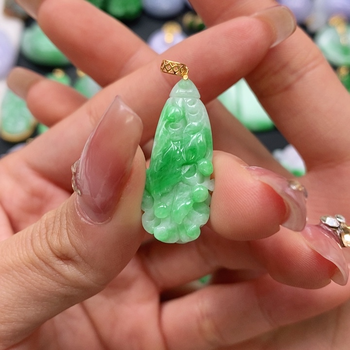 翡翠颈饰未镶嵌吊坠