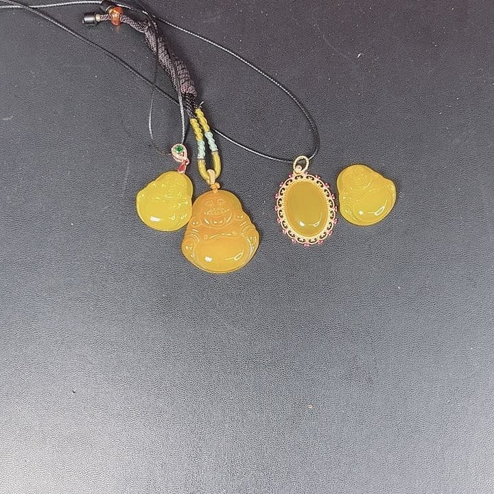 玛瑙吊坠未镶嵌丅15田黄随机发 发其一