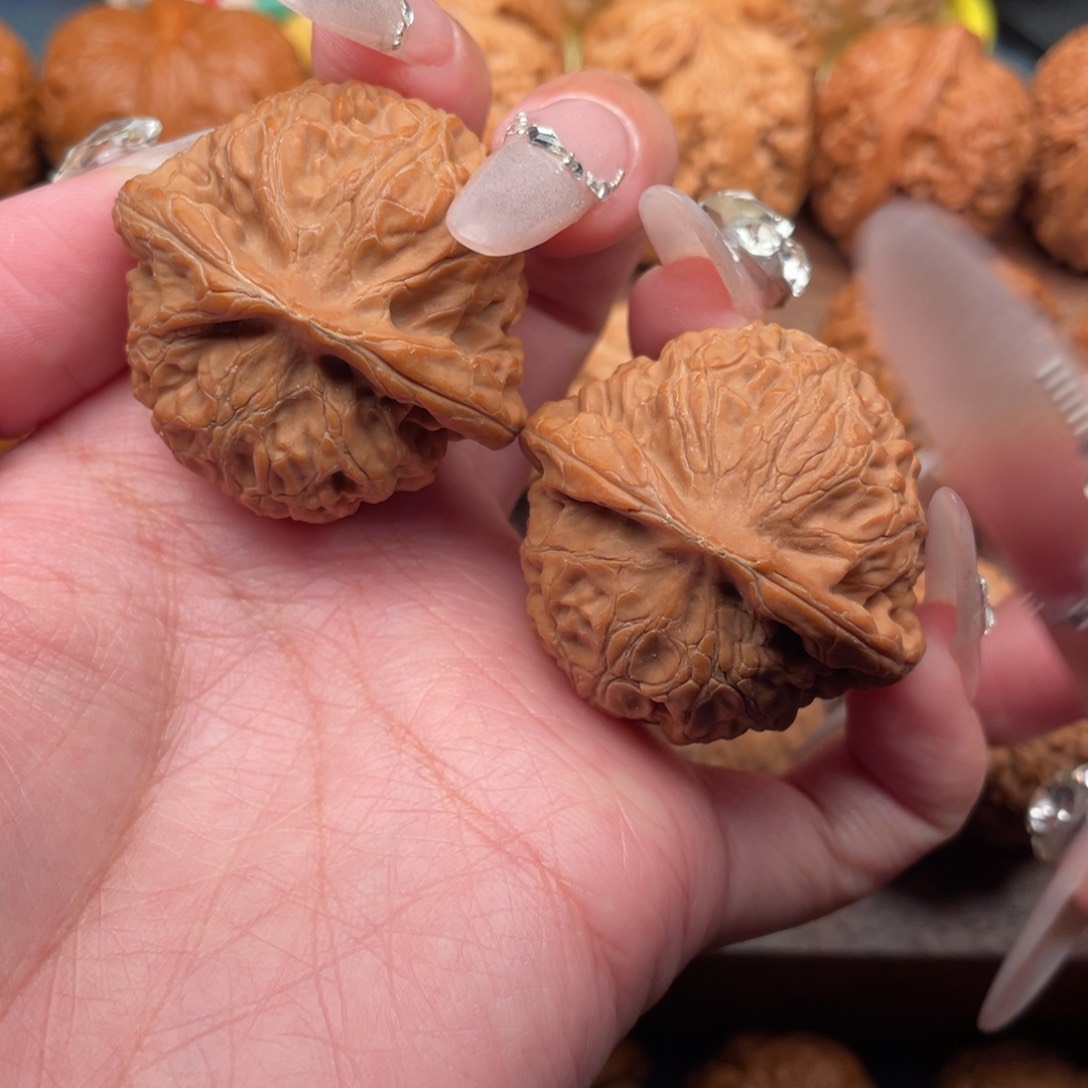 文玩核桃把件全品，红皮宫灯40