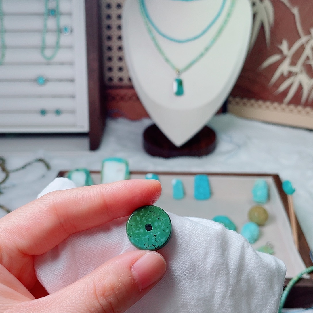 绿松石未镶嵌珠宝奇石