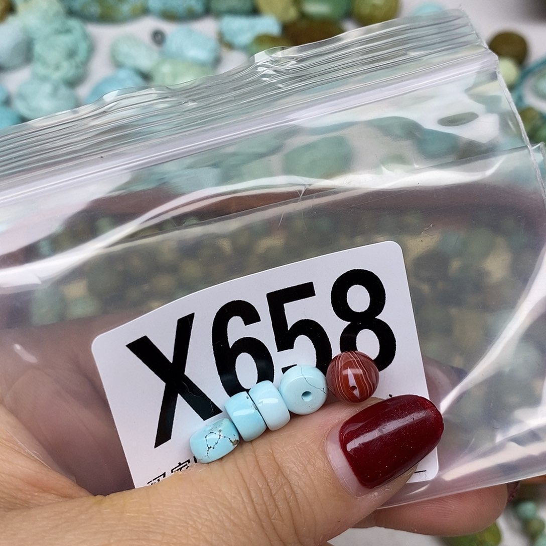 南红玛瑙配饰未镶嵌