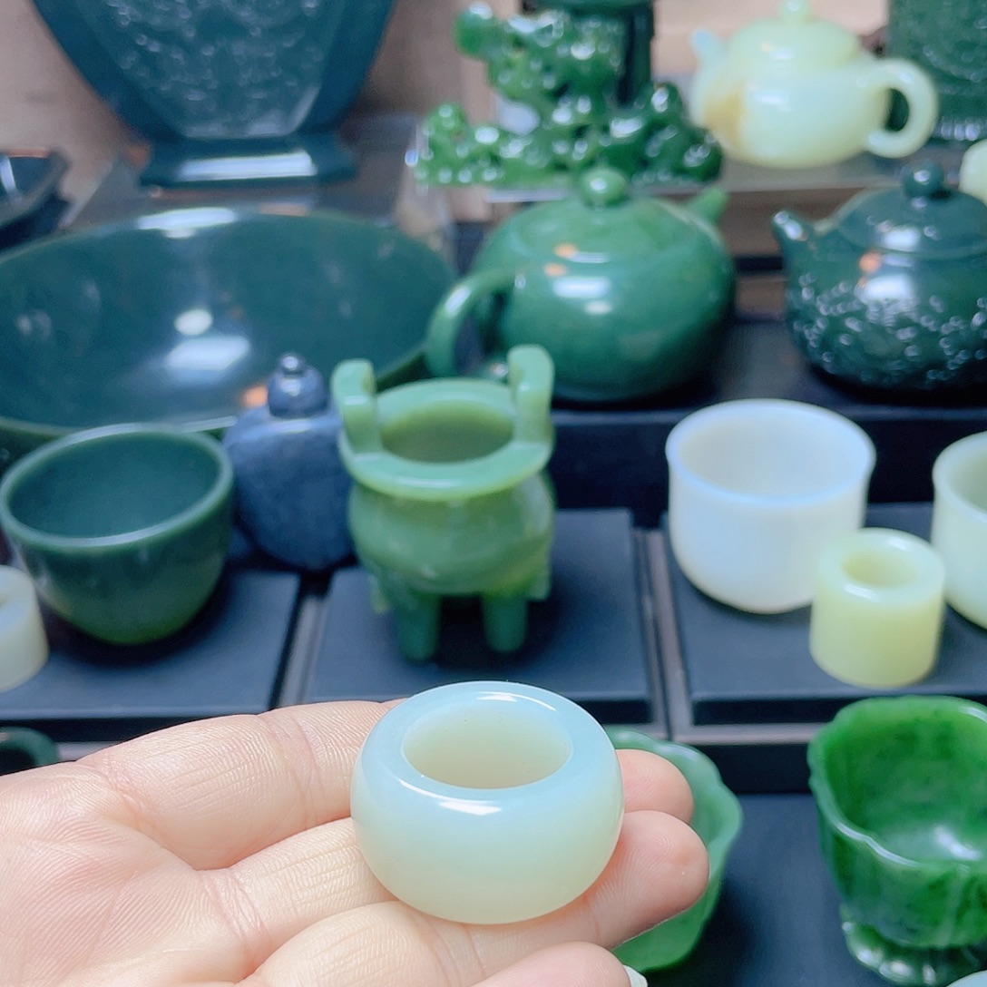 宝***哥和田玉未镶嵌挂件