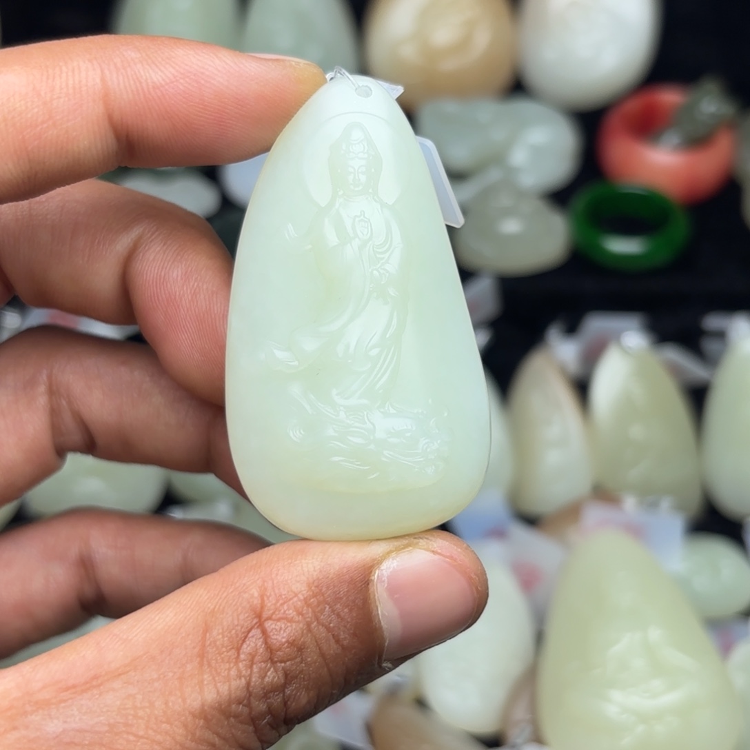 生***樂和田玉未镶嵌颈饰