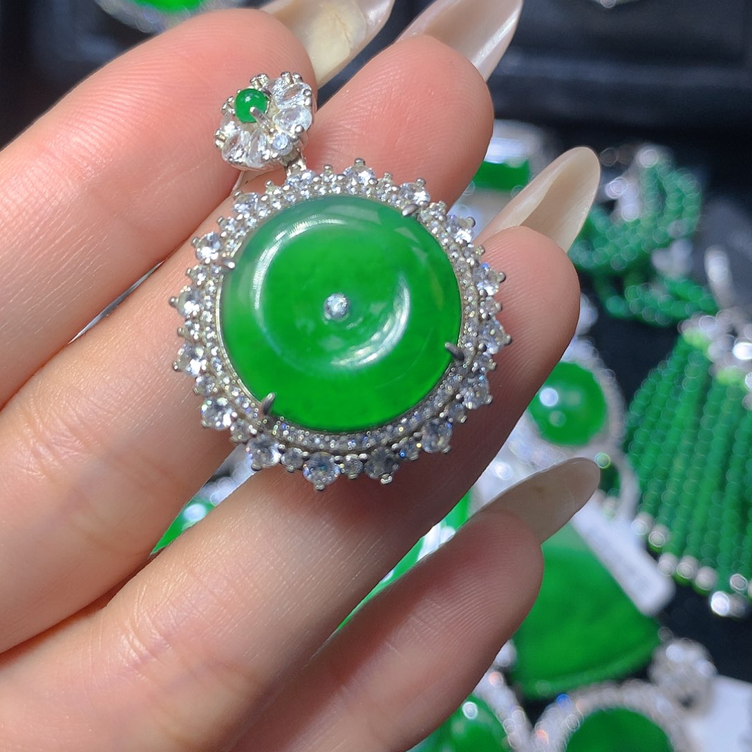 翡翠吊坠(不含链)银S925镶嵌翡翠