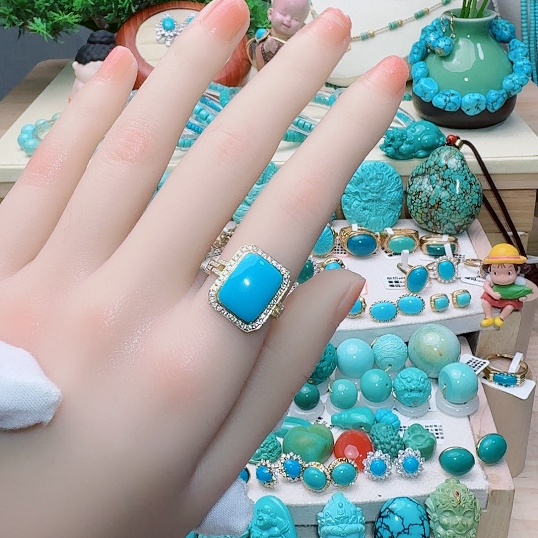 绿松石18K金镶嵌戒指
