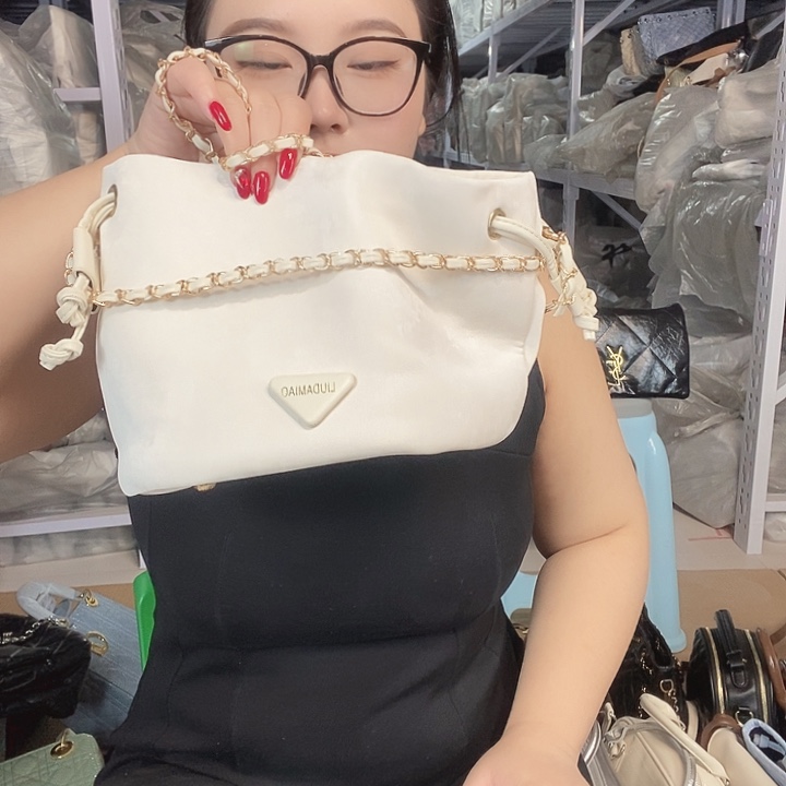 PU黄牛皮（革）PVC时尚潮流时尚