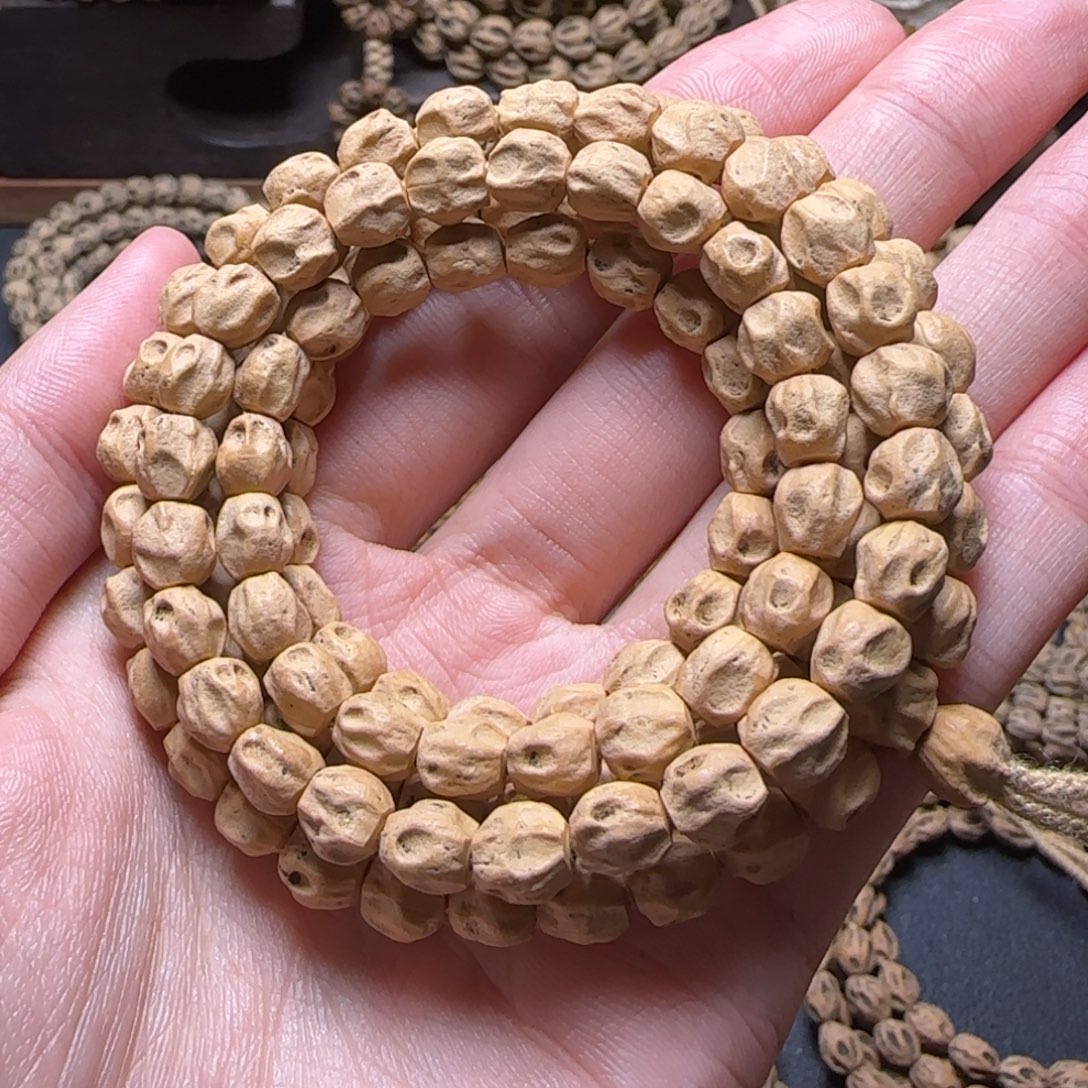 昆***塔吊坠柏香籽/百香籽