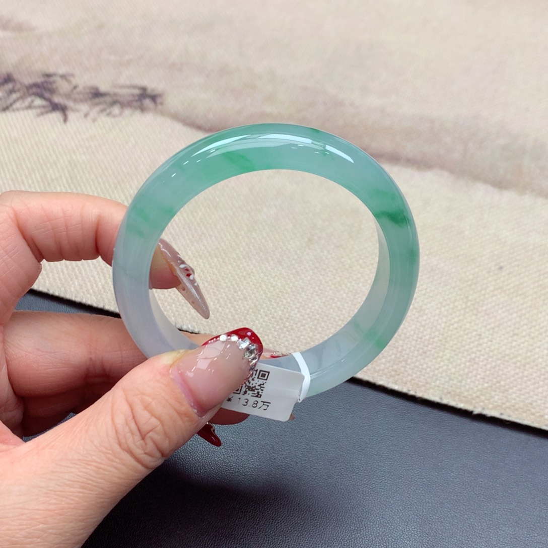 翡翠手镯未镶嵌缅甸翡翠手镯