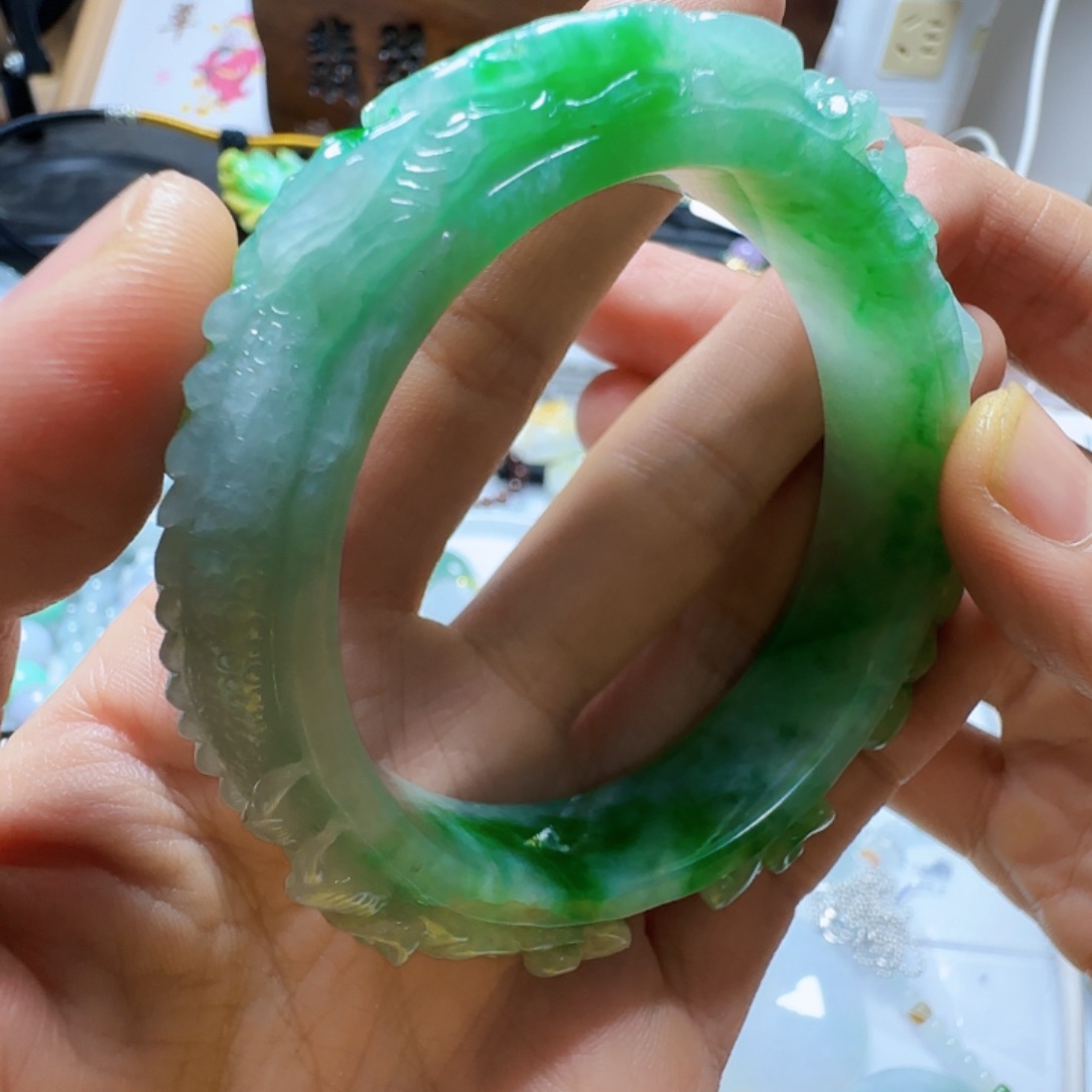 翡翠未镶嵌手镯翡翠12000