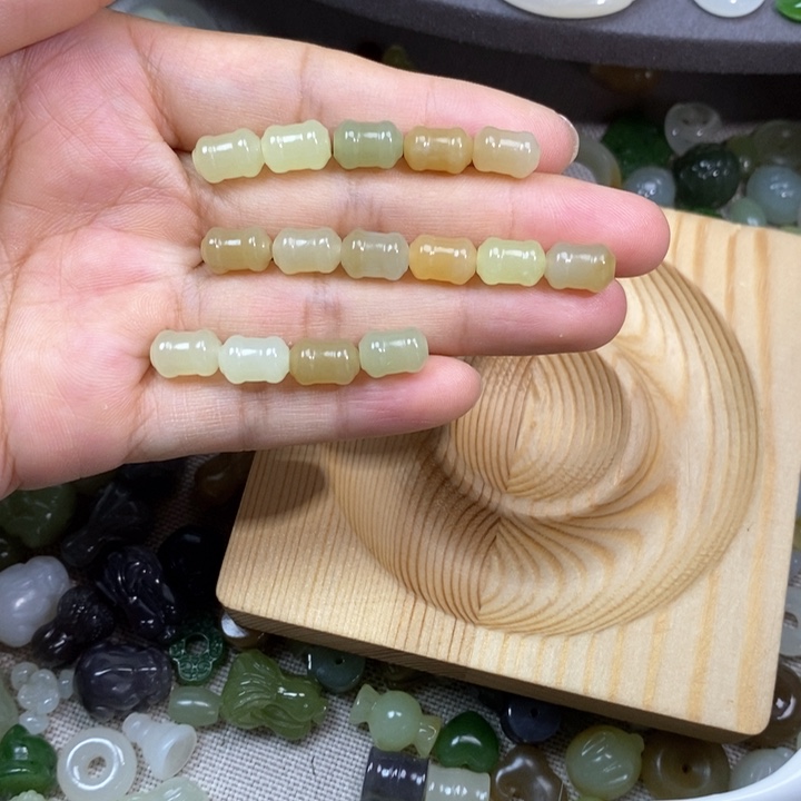 未镶嵌和田玉挂件观**涛