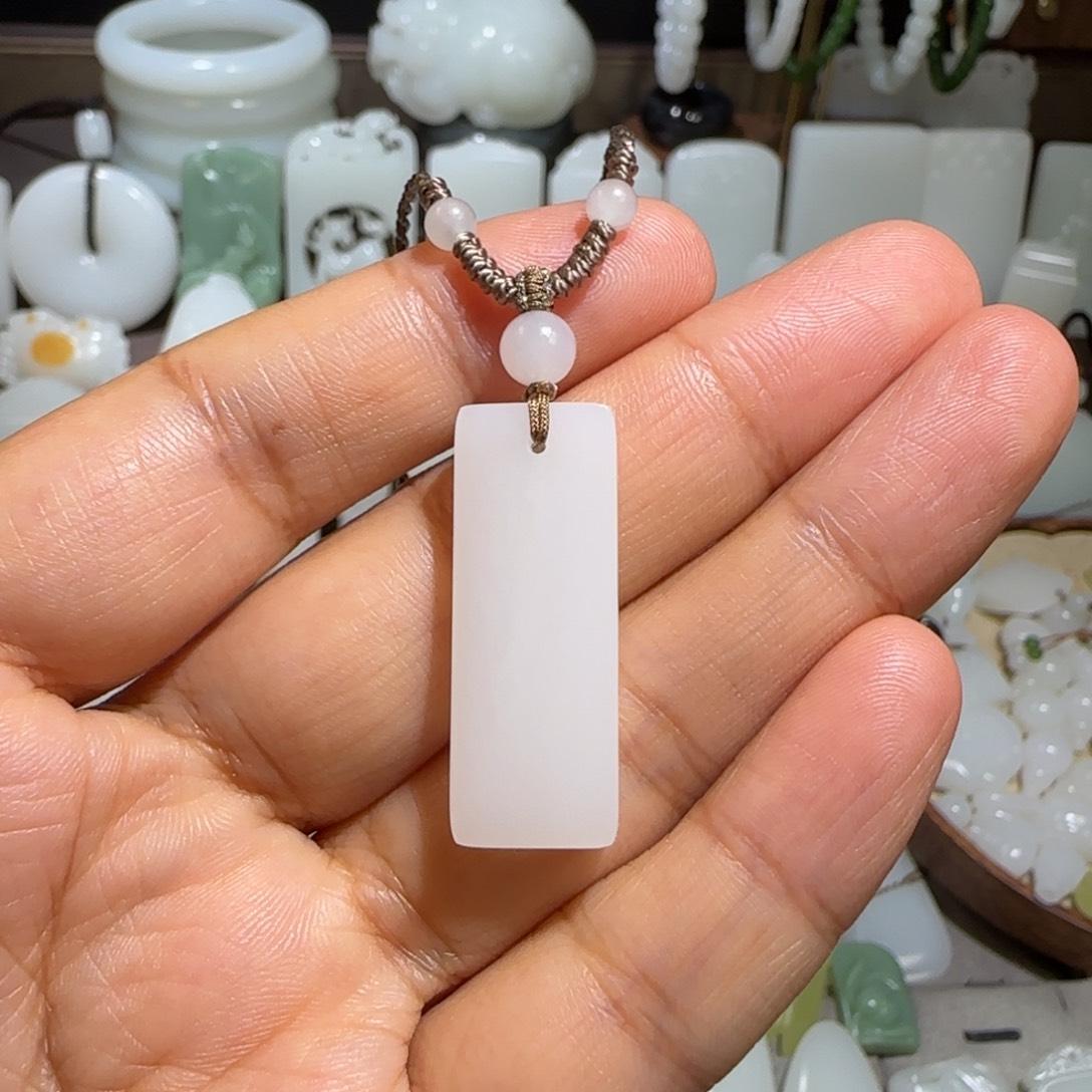 和田玉未镶嵌颈饰