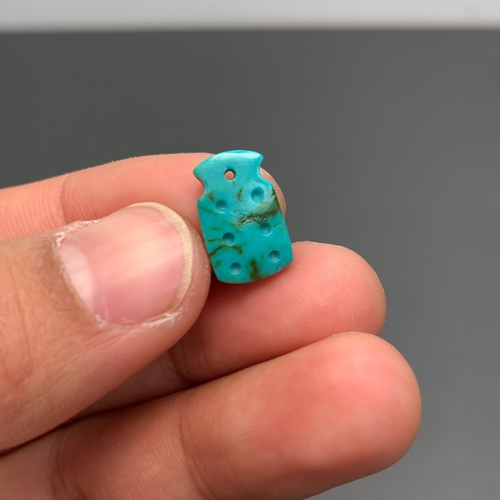 绿松石颈饰未镶嵌