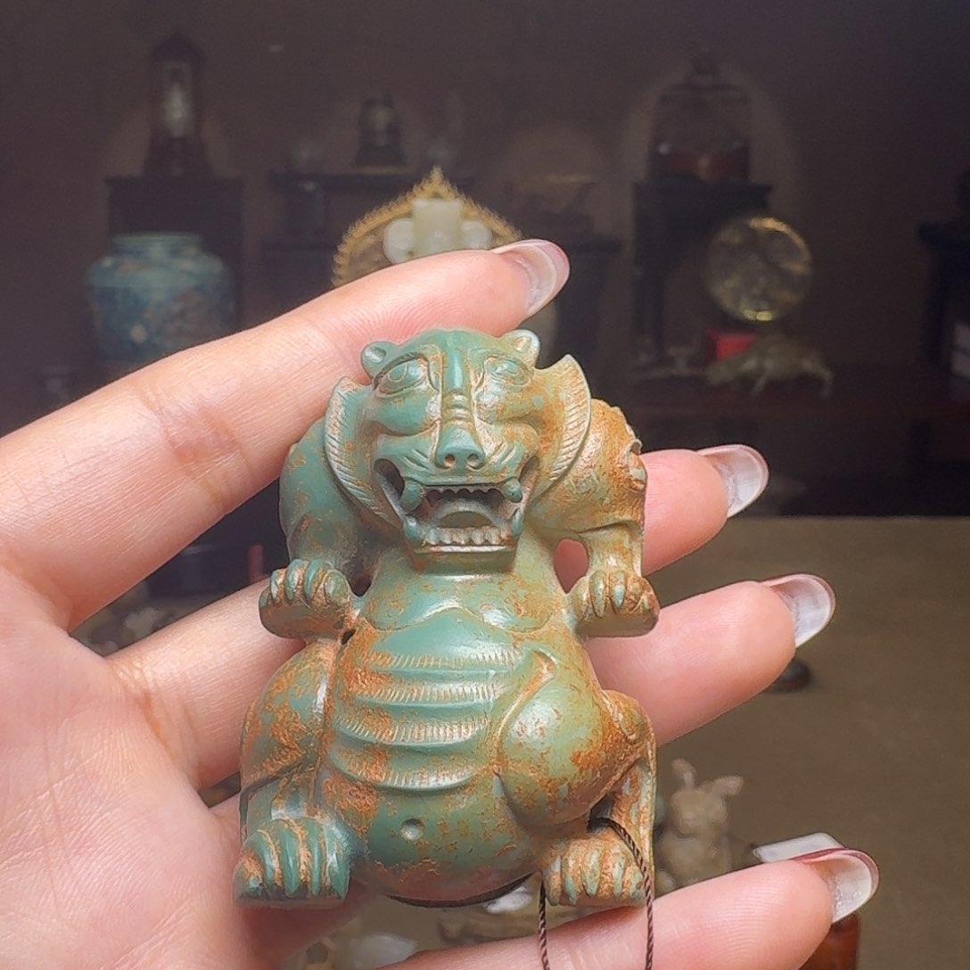 和田玉挂件未镶嵌倾**子