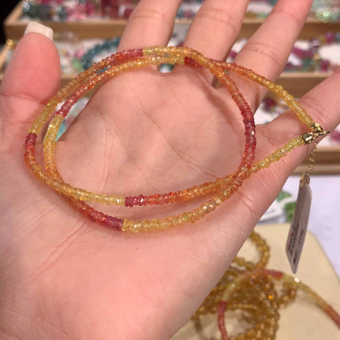 蓝宝石多样发一件未镶嵌