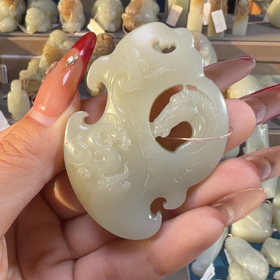 和田玉（糖玉）未镶嵌颈饰